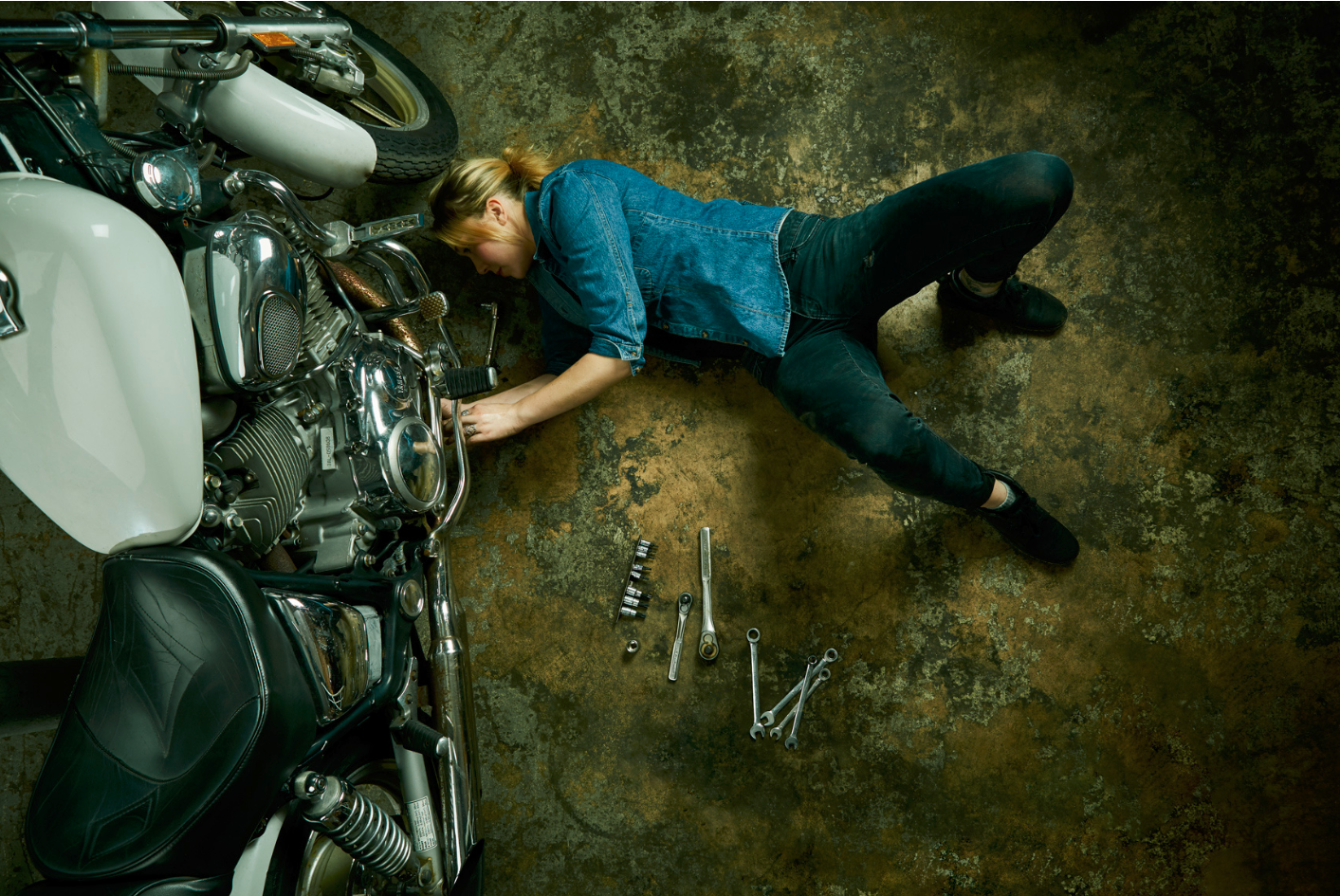 Motorcycle Girls - Garage Portrait